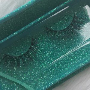 False Lashes "Winner" Tapered Thin Band